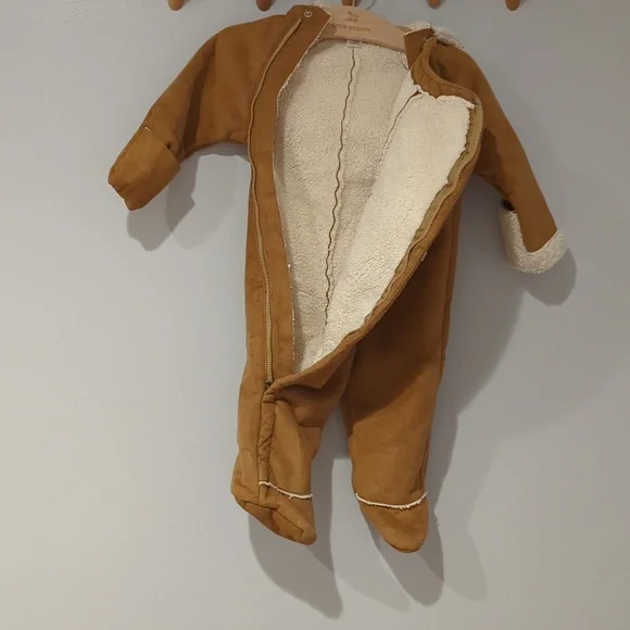 Baby Gap Faux Suede Sherpa Lined Bodysuit Snow Winter Bunting 6-12 Months - Picture 2 of 5